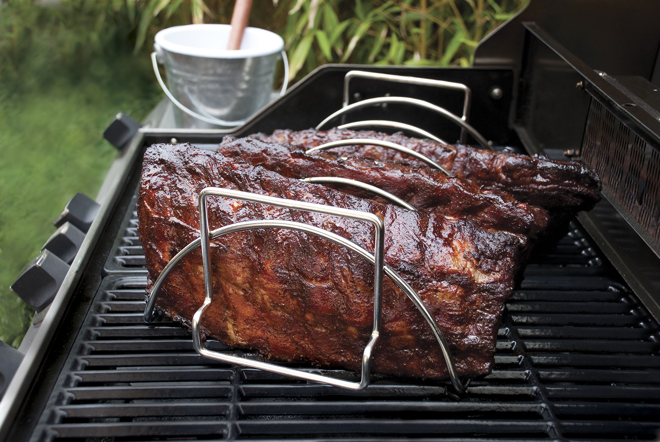 This reversible rib and roasting rack combines the benefits and functions o...